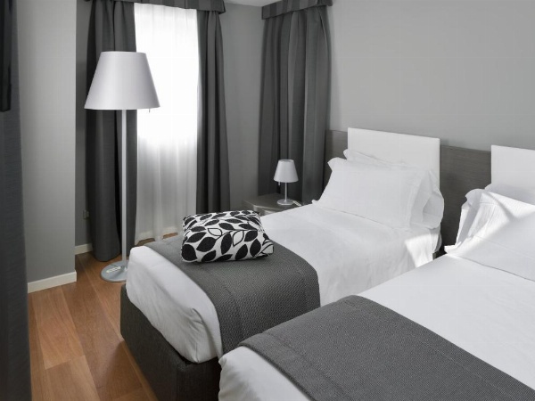 Palace Suite image 20