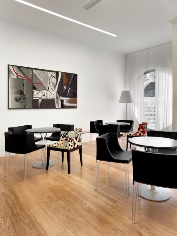 Palace Suite image 23